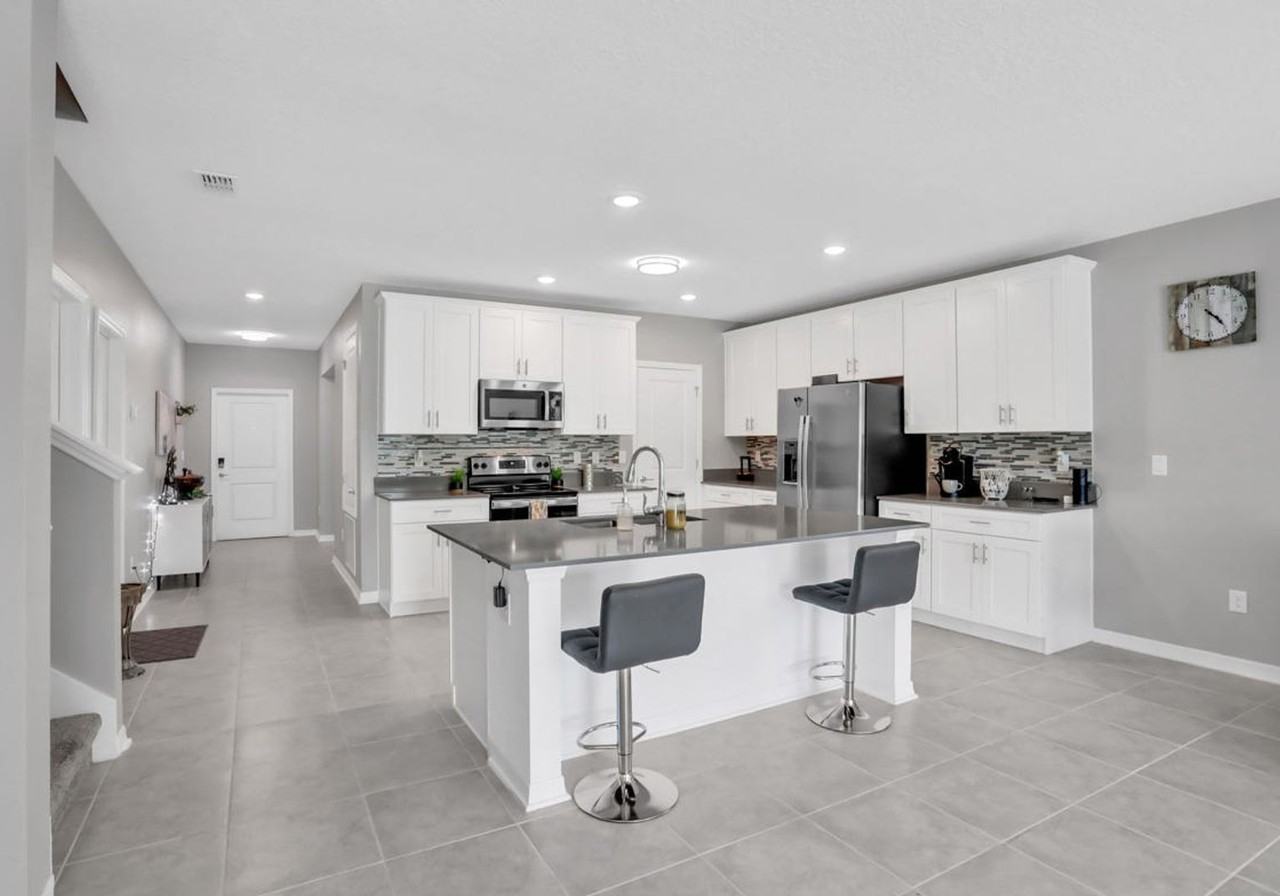 1137 Sand Trap Ct - Photo 2 of 24