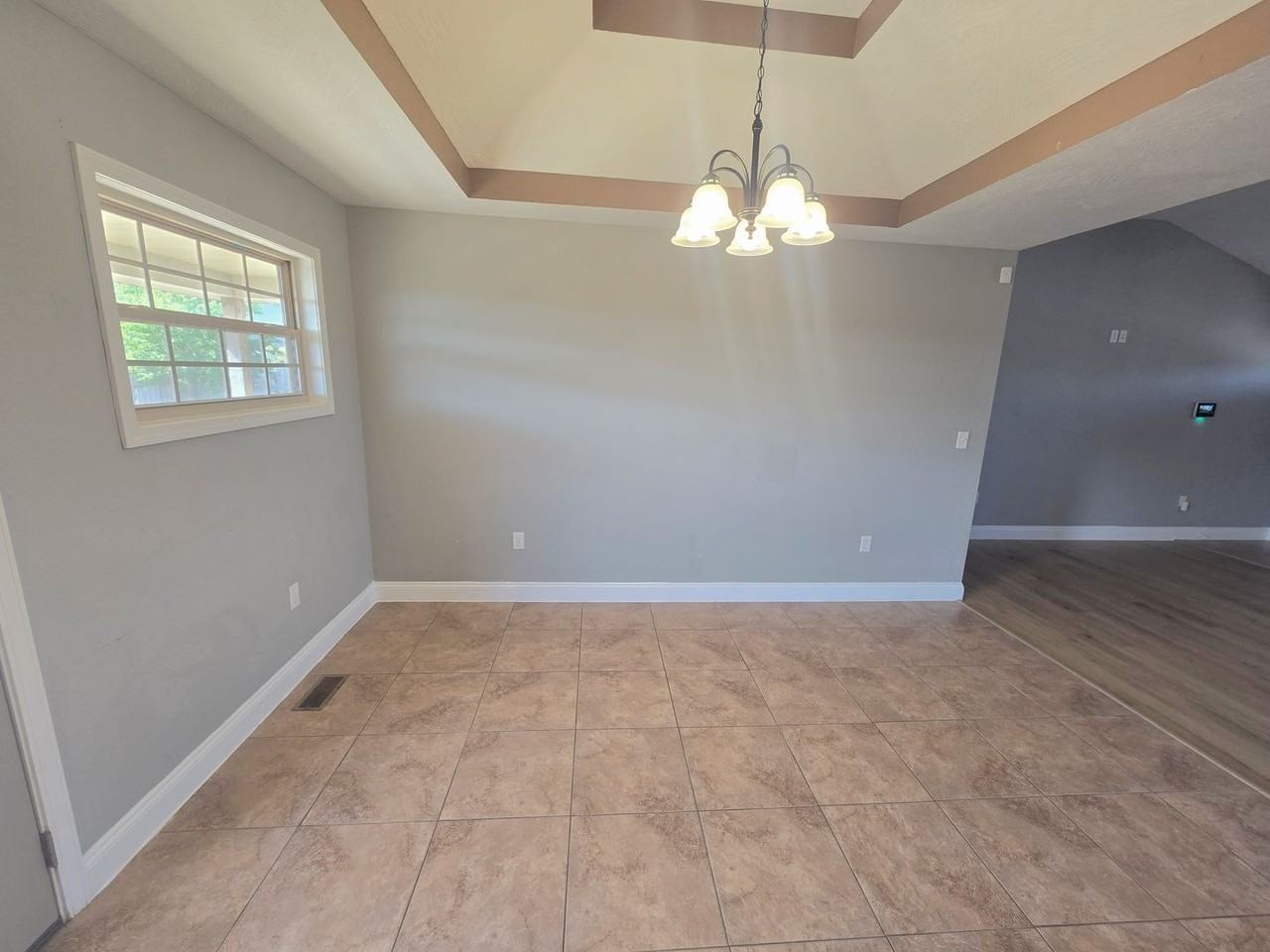 16386 Heartland Ln - Photo 4 of 12