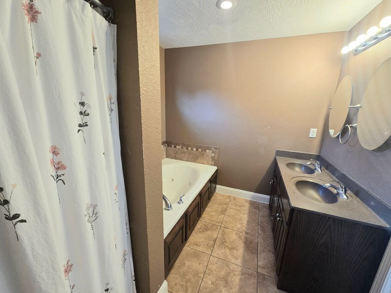 16386 Heartland Ln - Photo 6 of 12