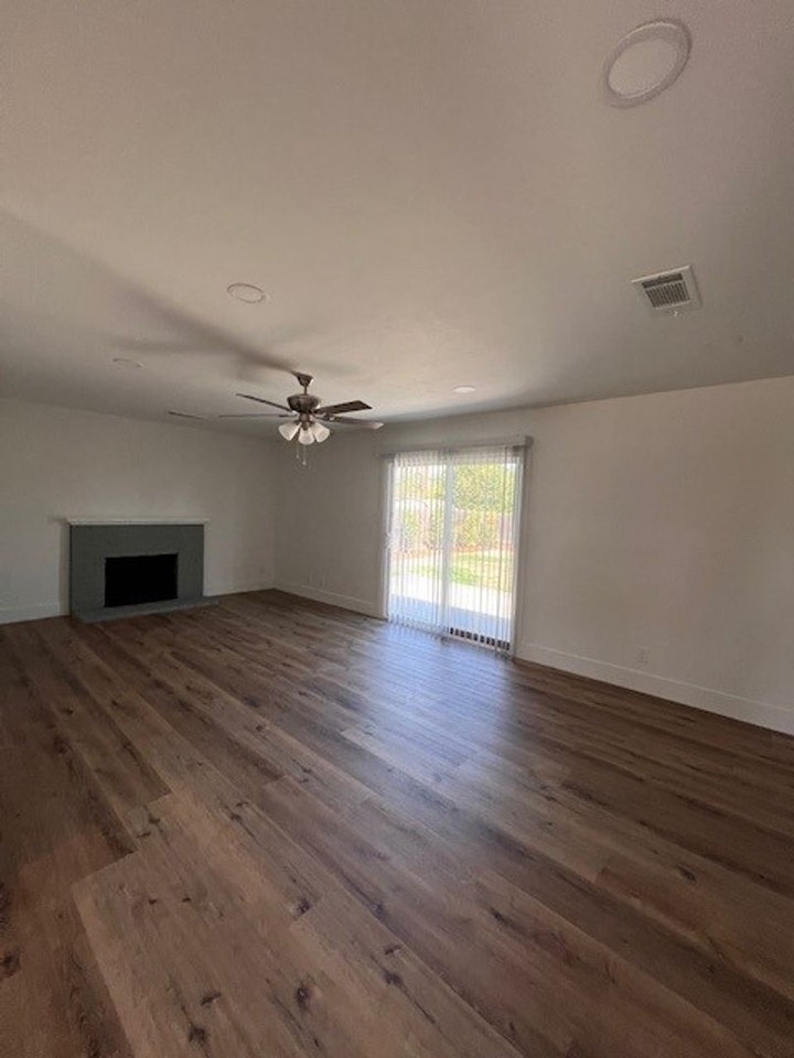 4212 W School Ave - Photo 2 of 5