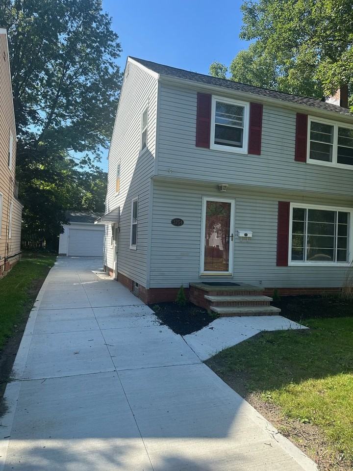3754 Freemont Rd - Photo 2 of 23