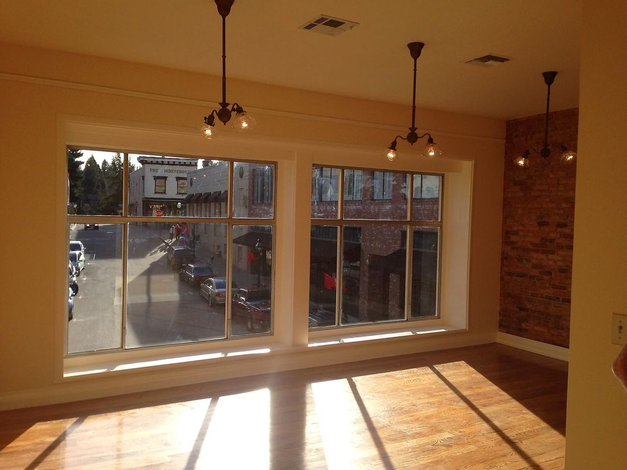 202 N Pine St - Photo 4 of 22