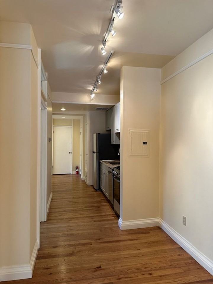 202 N Pine St - Photo 6 of 22