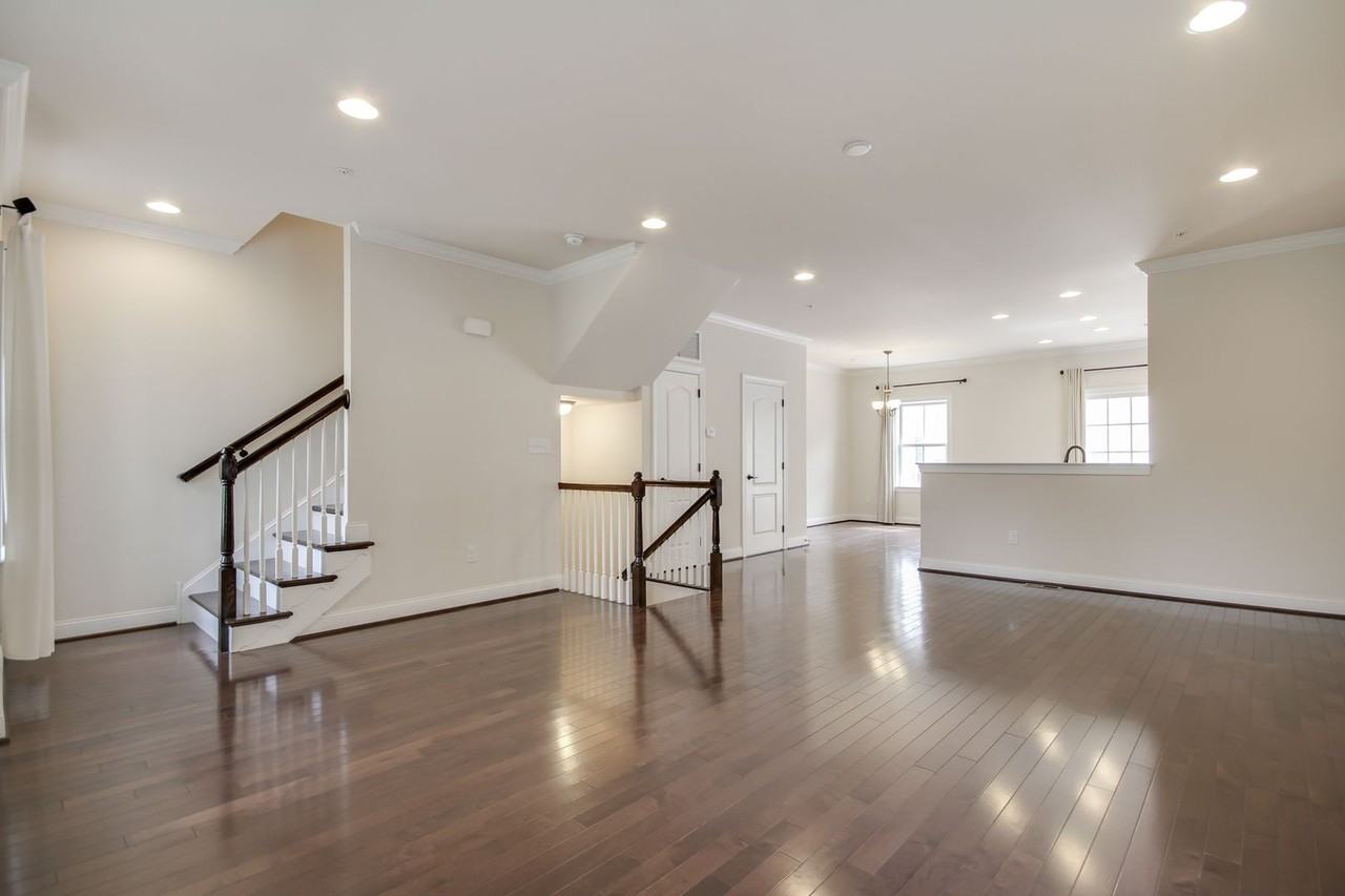 510 Old Lancaster Rd - Photo 2 of 13