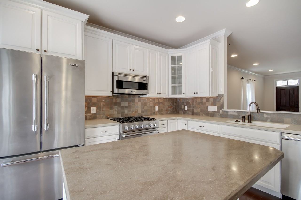 510 Old Lancaster Rd - Photo 3 of 13