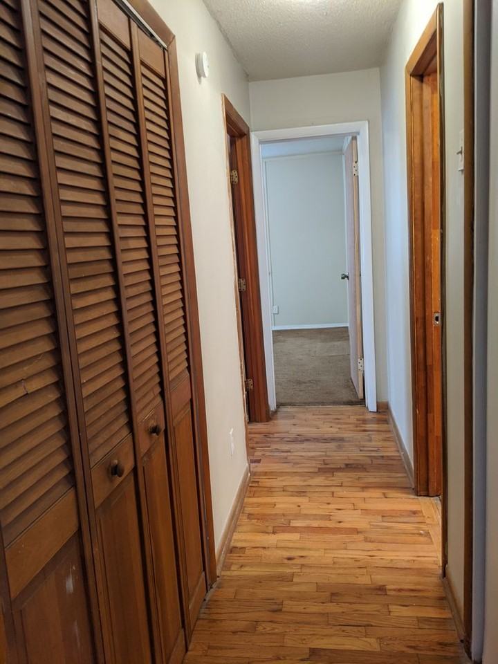 10614 Oakland Ave - Photo 6 of 24