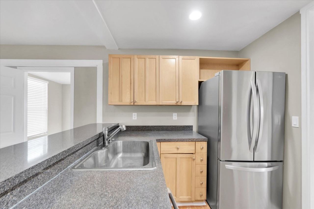 3962 42nd Ave N - Photo 3 of 42