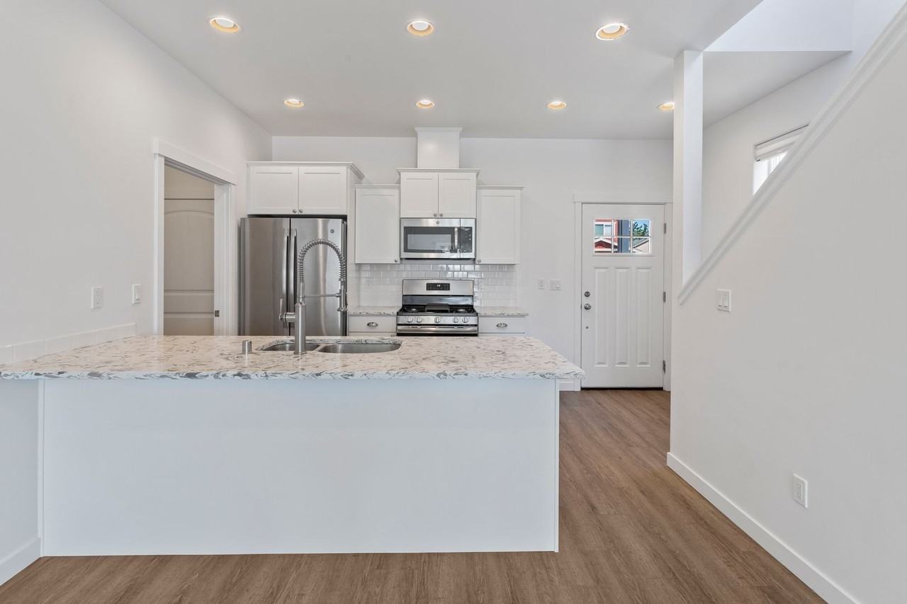 1782 Nw 6th Ave - Photo 3 of 15