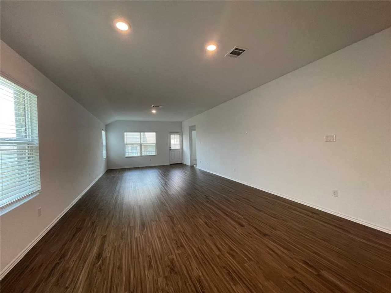 6044 Teodoro Bnd - Photo 4 of 40