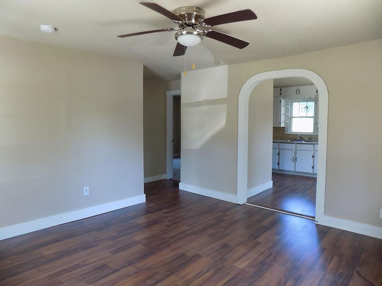 1701 W Thoman St - Photo 2 of 11