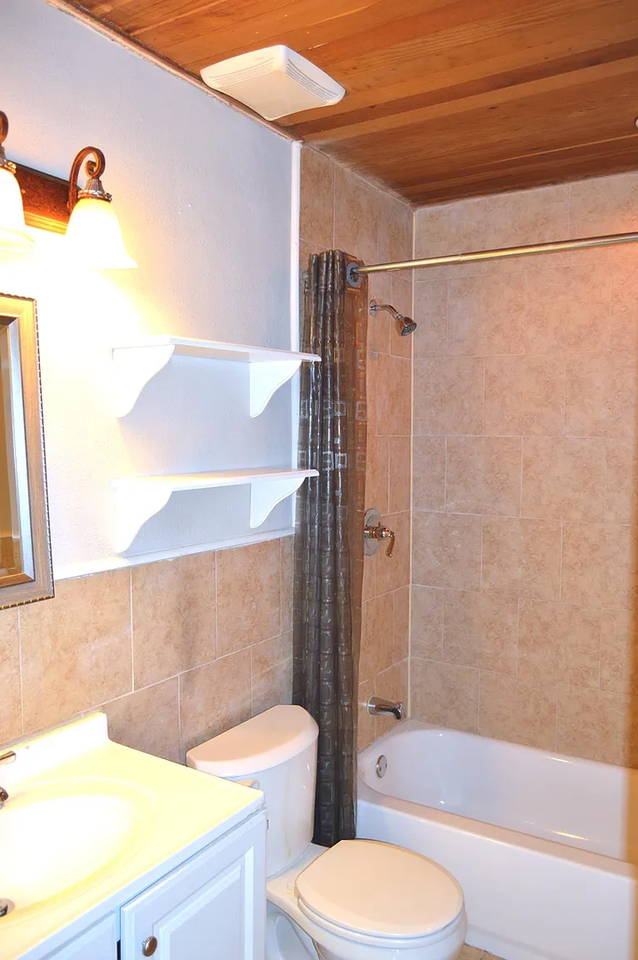 5729 Emerson Dr - Photo 7 of 17