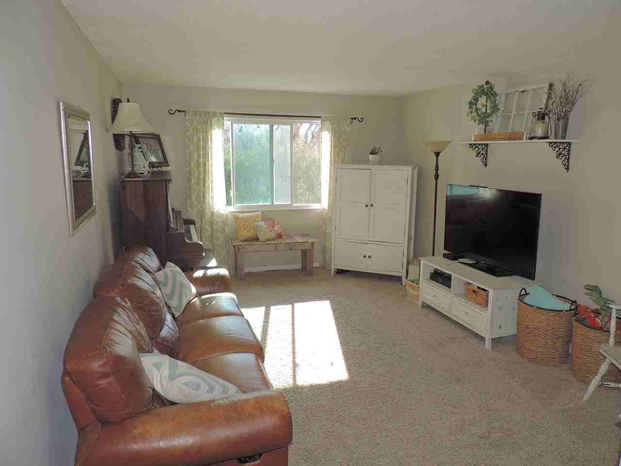 120 Amhurst St - Photo 3 of 18