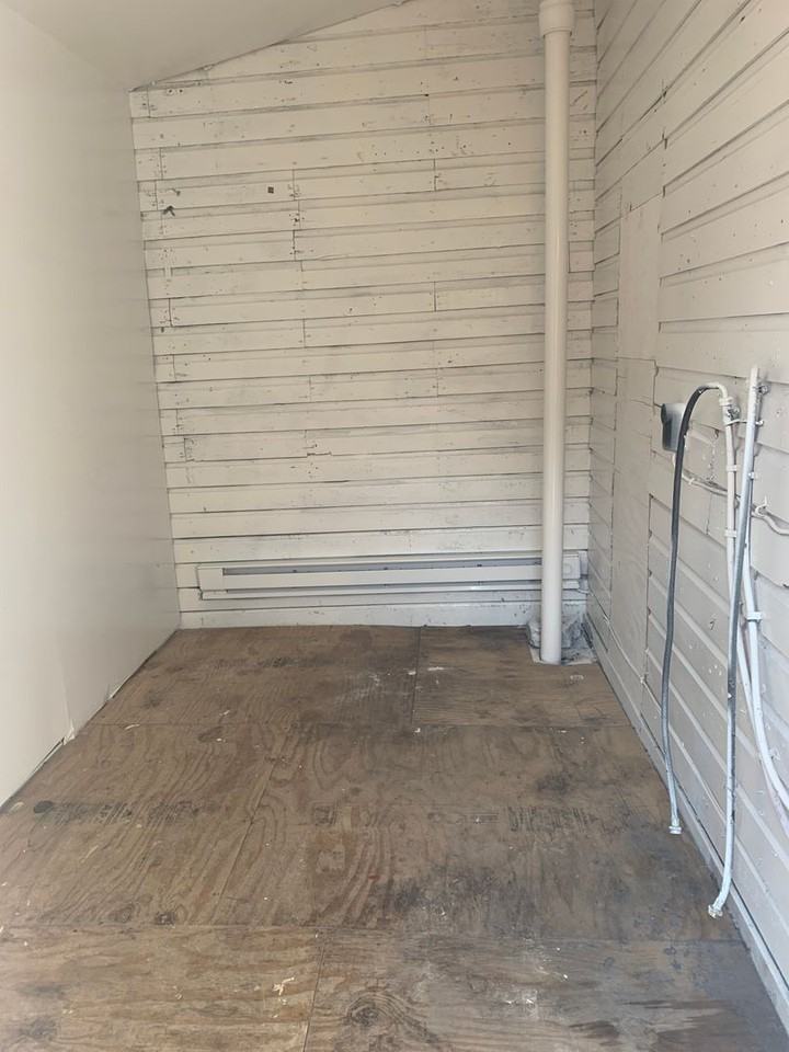 620 Company St - Photo 6 of 28