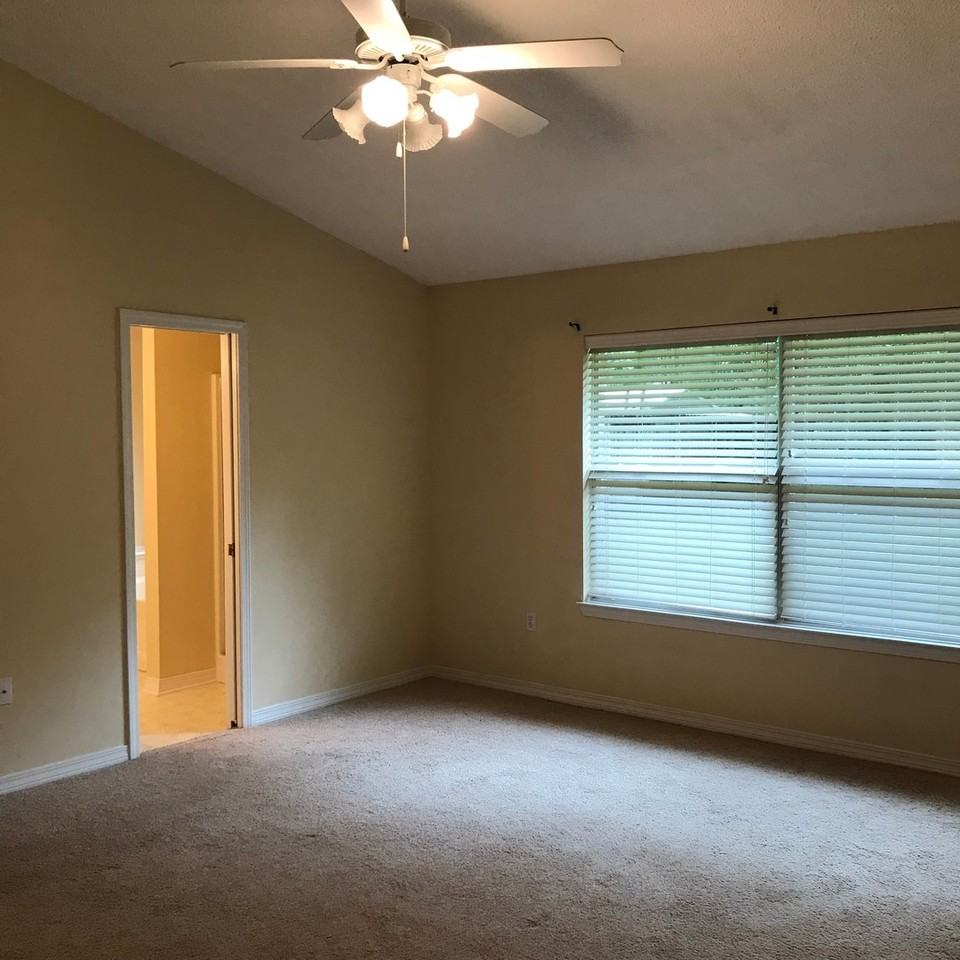 517 Samana Way - Photo 4 of 17