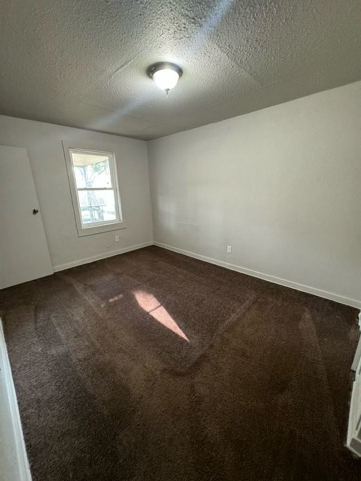 4023 Bowser Ave - Photo 3 of 7