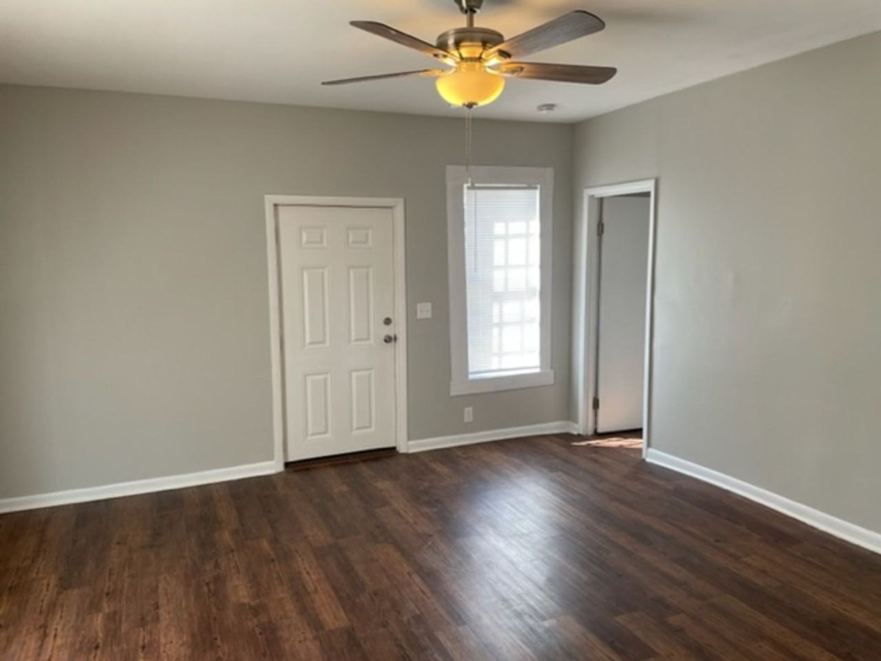 309 S 4th St - Photo 3 of 7