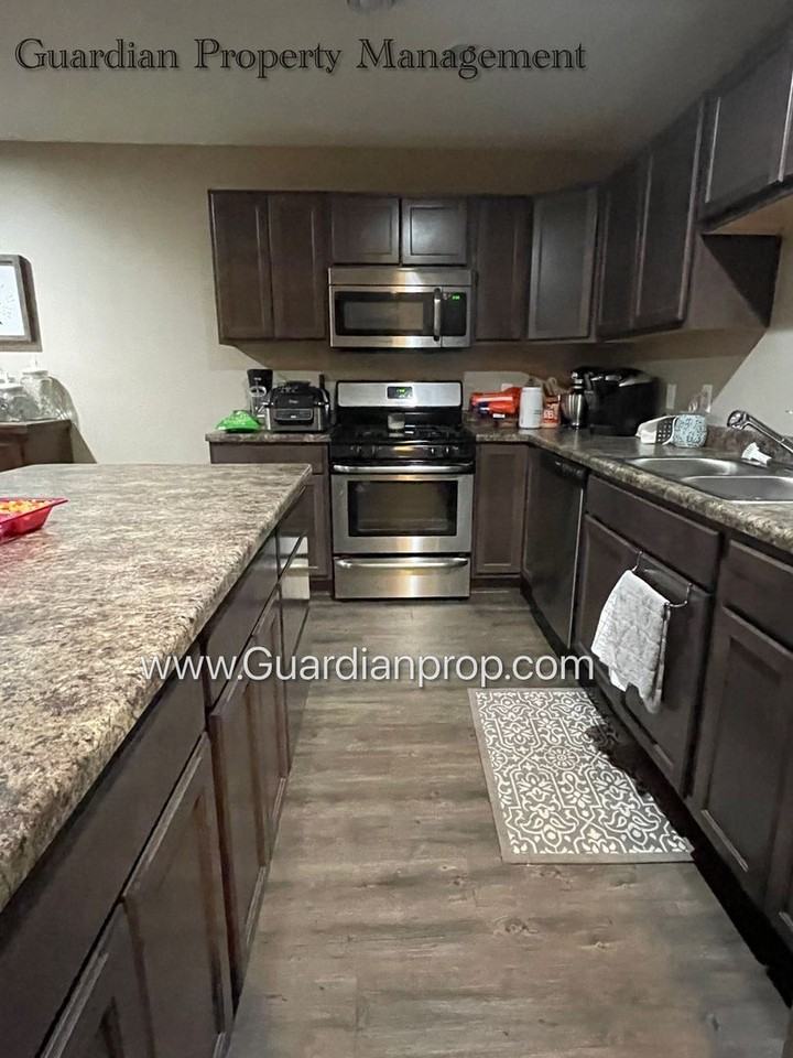 7958 210th St W - Photo 5 of 18