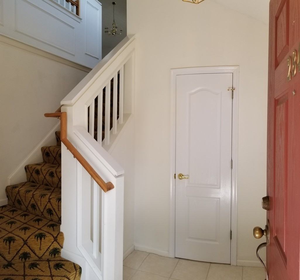 284 Raven Ter - Photo 2 of 16