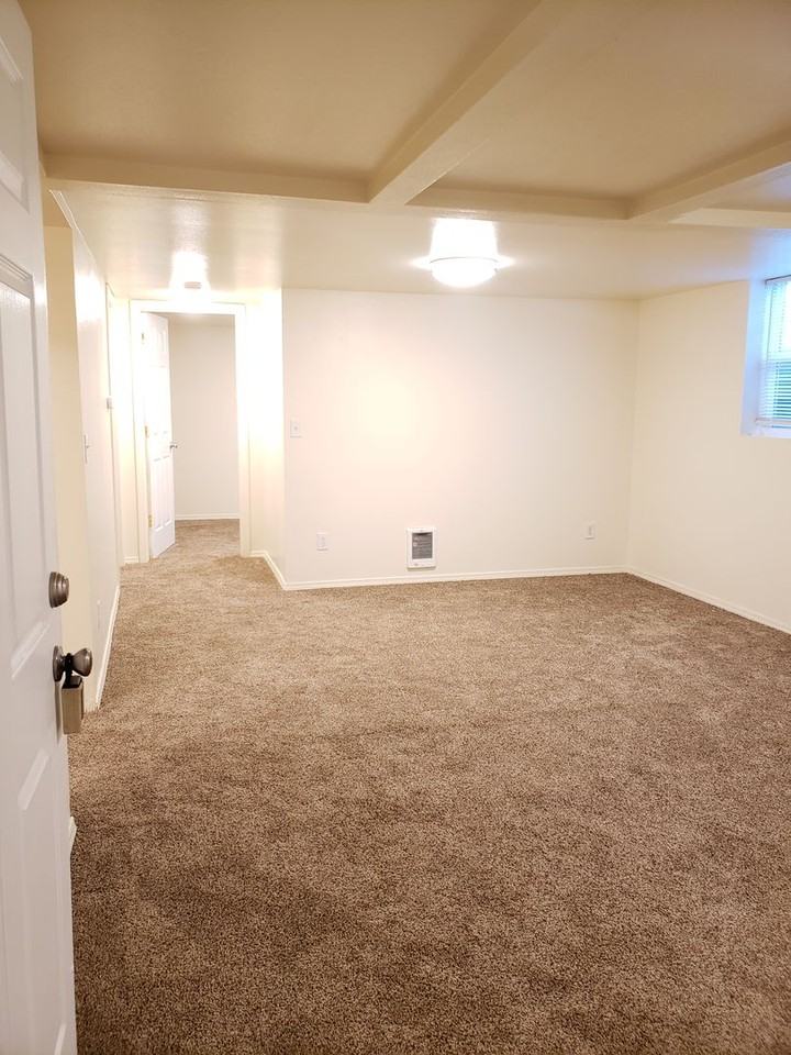 322 Malaga Ave - Photo 3 of 17