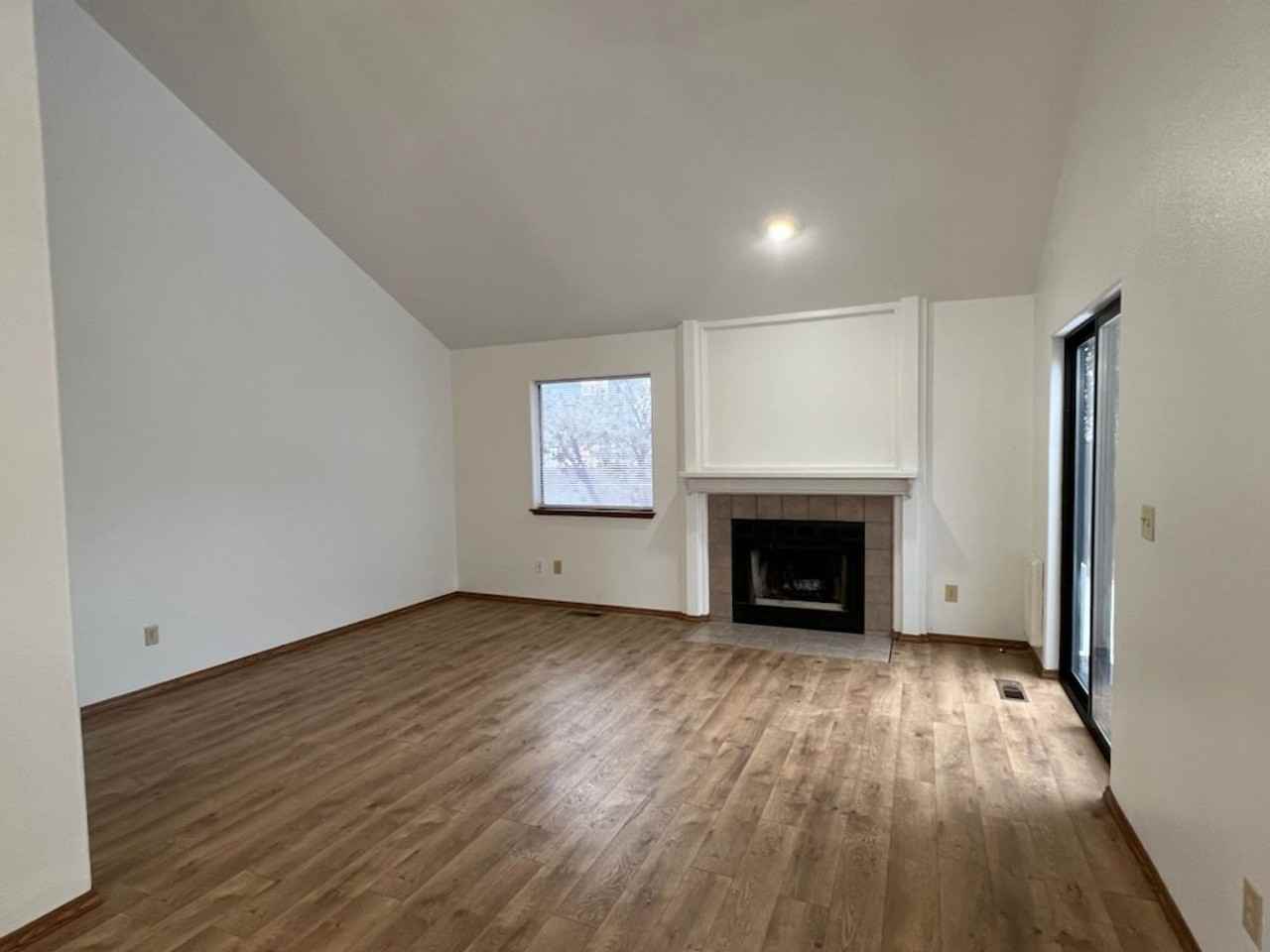 1339 Johnson Ct - Photo 3 of 17