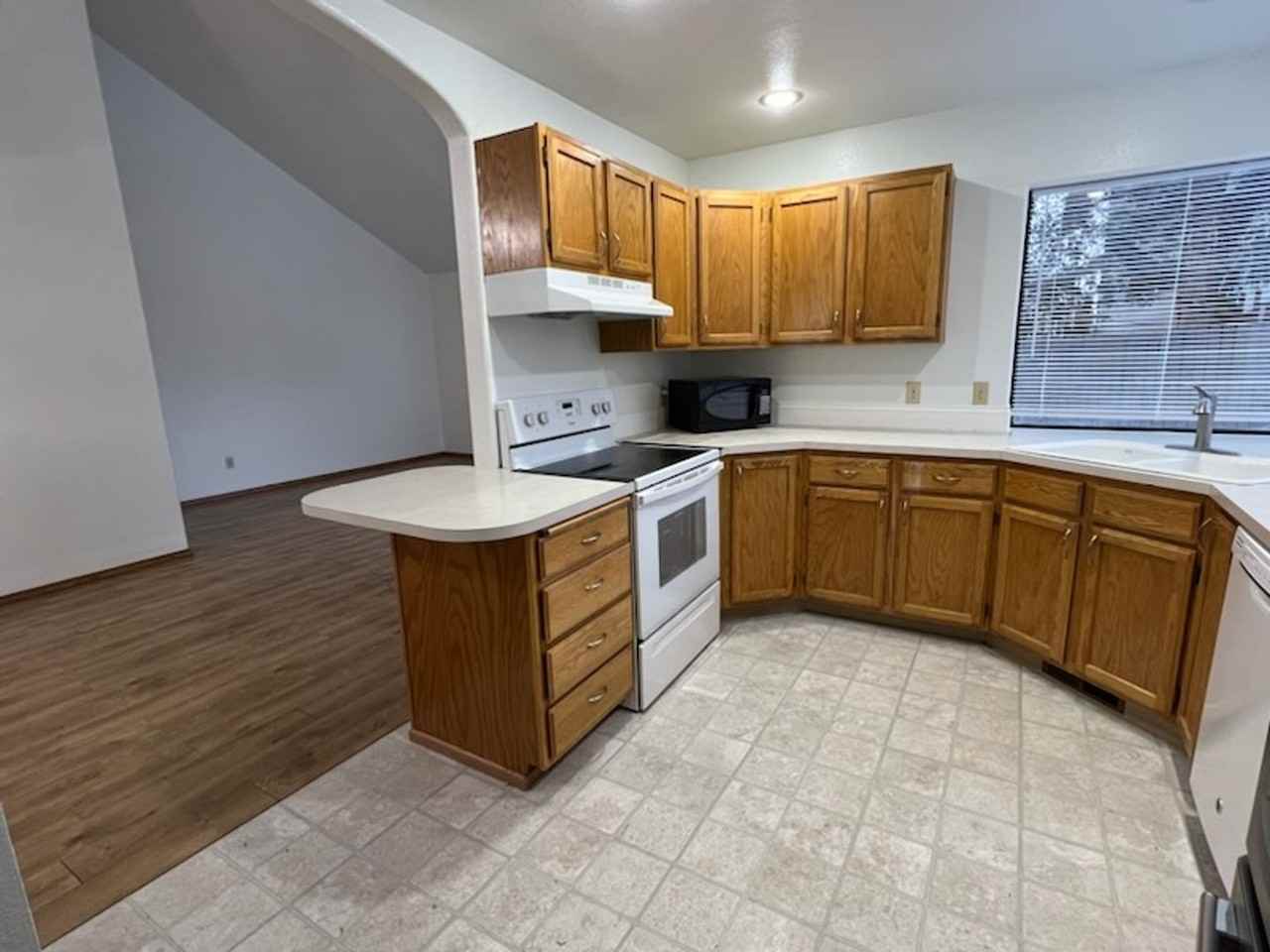 1339 Johnson Ct - Photo 7 of 17