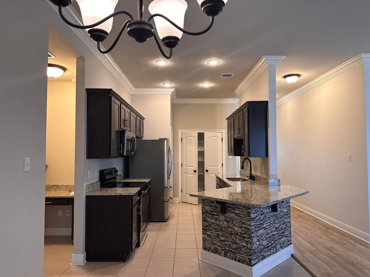 2047 Orleans Run Dr - Photo 2 of 20