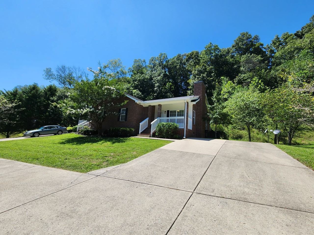 1415 Williamson Rd #B - Photo 2 of 16