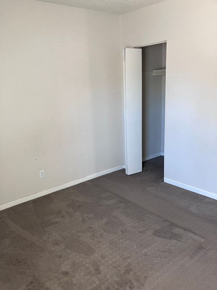 3066 N Edith Blvd - Photo 7 of 13