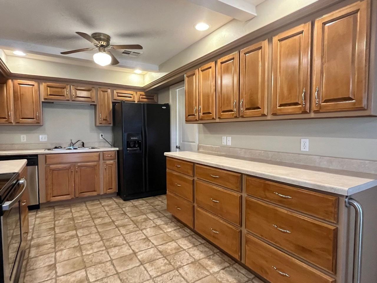 4807 North Mueller Avenue - Photo 2 of 15