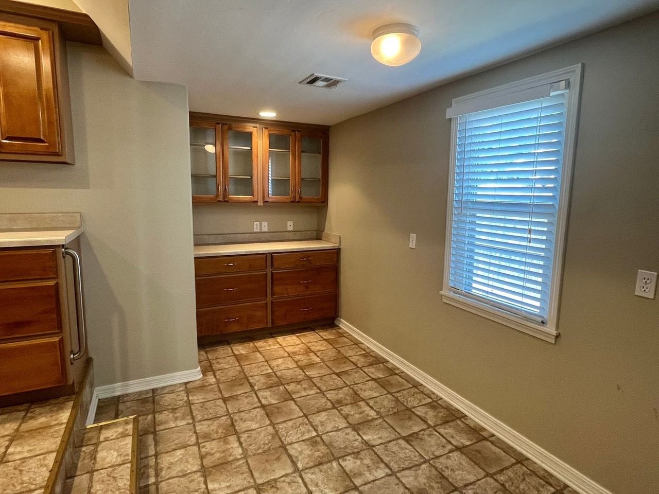 4807 North Mueller Avenue - Photo 5 of 15