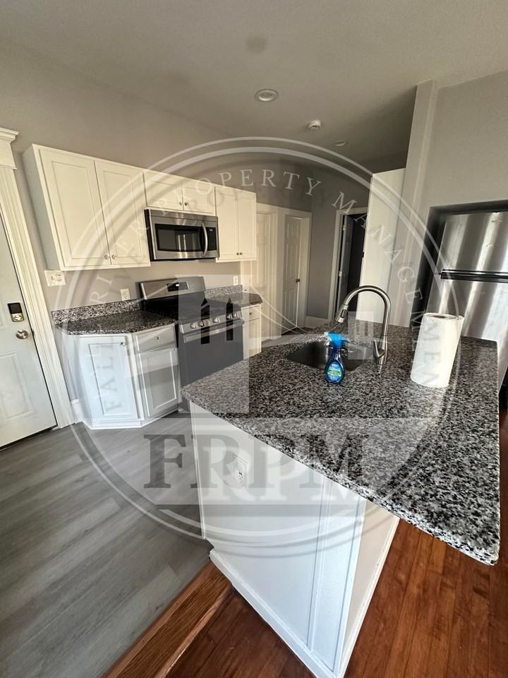 85 Barlow St - Photo 2 of 13