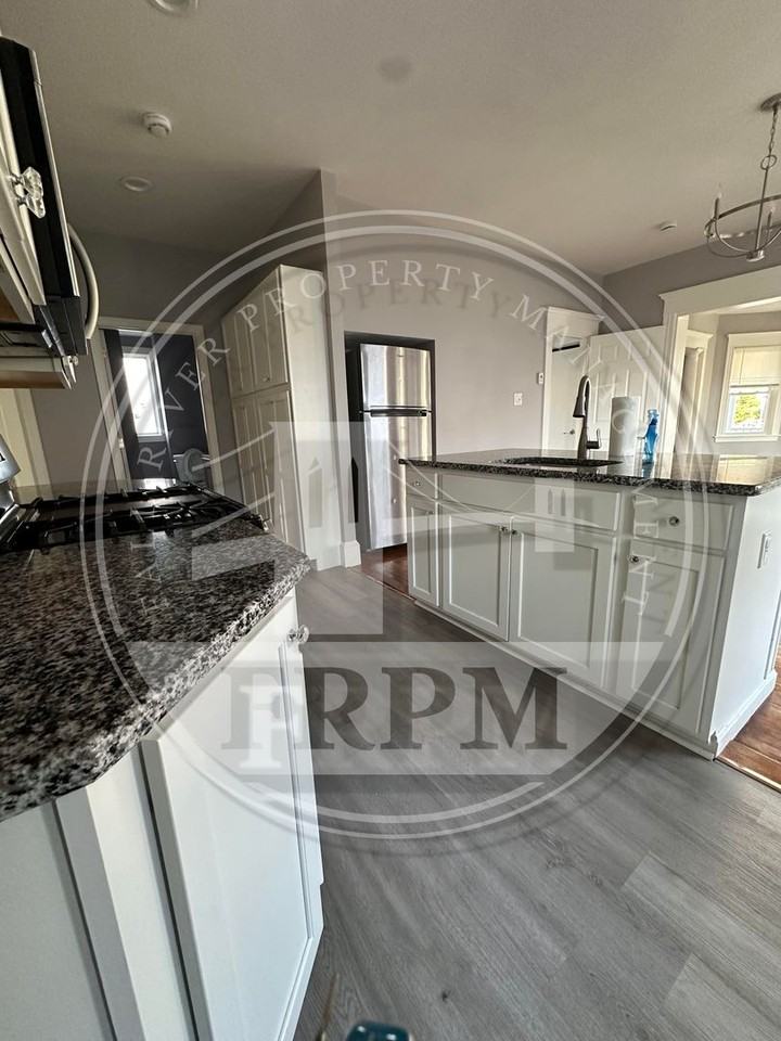 85 Barlow St - Photo 3 of 13