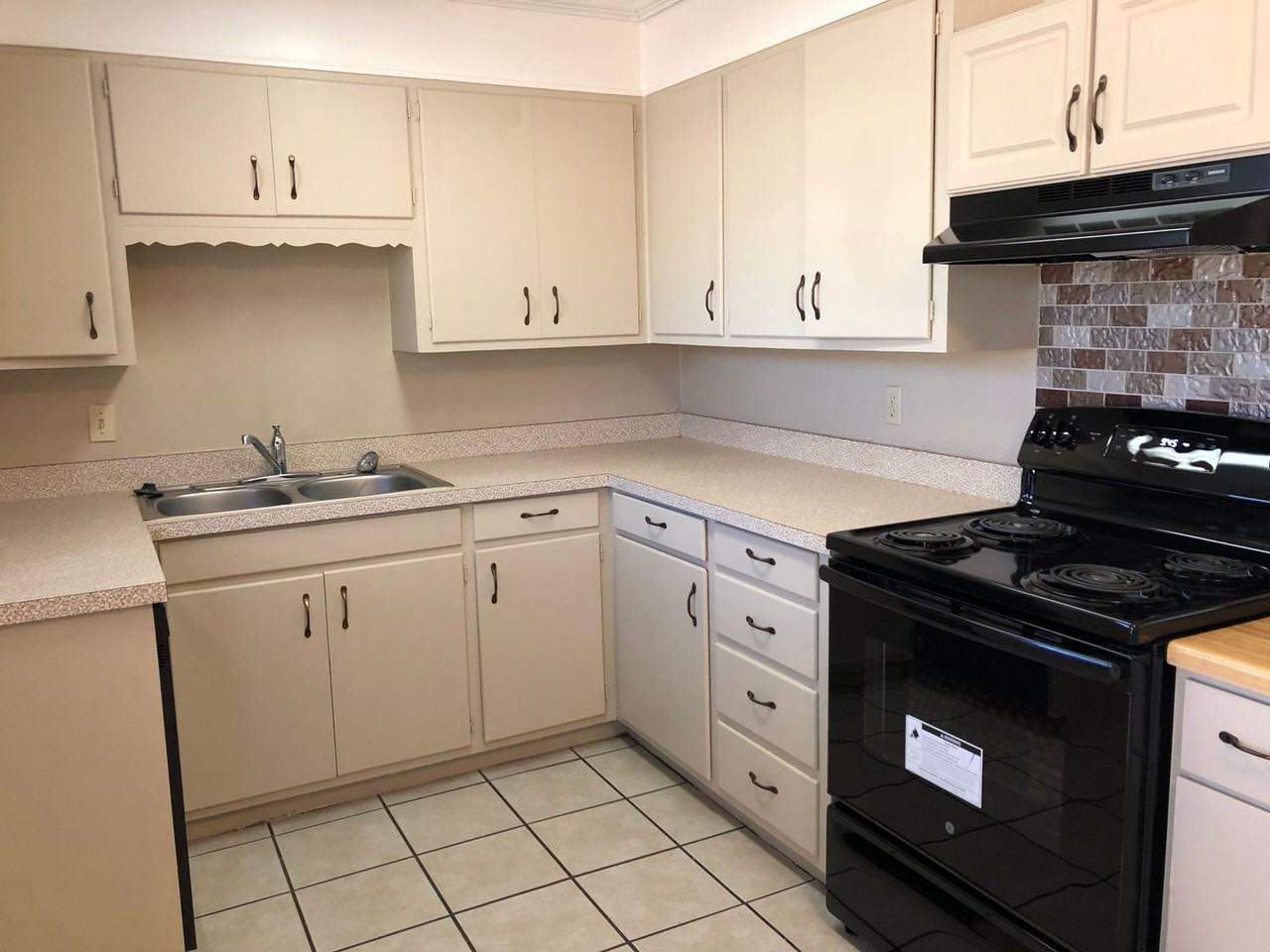 3110 58th St - Photo 5 of 8