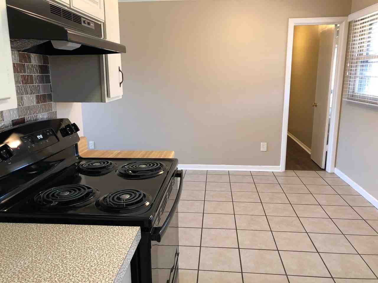 3110 58th St - Photo 6 of 8