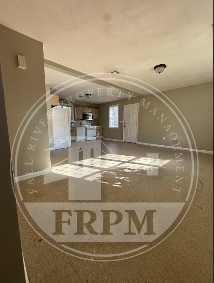 40 East Water St - Photo 3 of 15