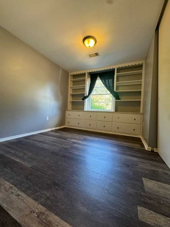 1156 Cottondale Rd - Photo 3 of 8