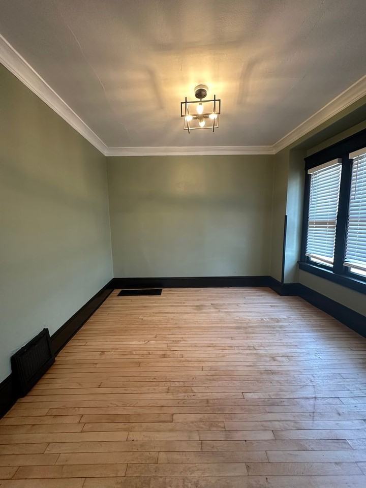 121 W Keefe Ave - Photo 2 of 13