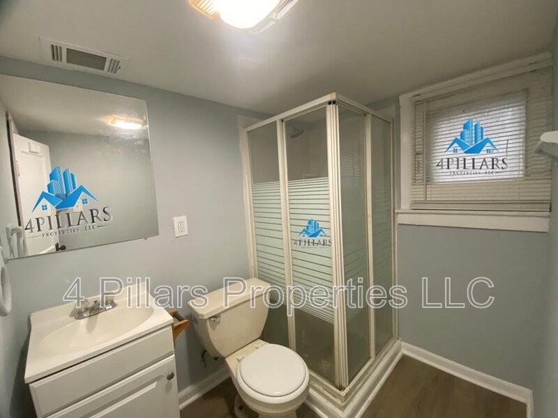 5007 Magoun Ave - Photo 5 of 33