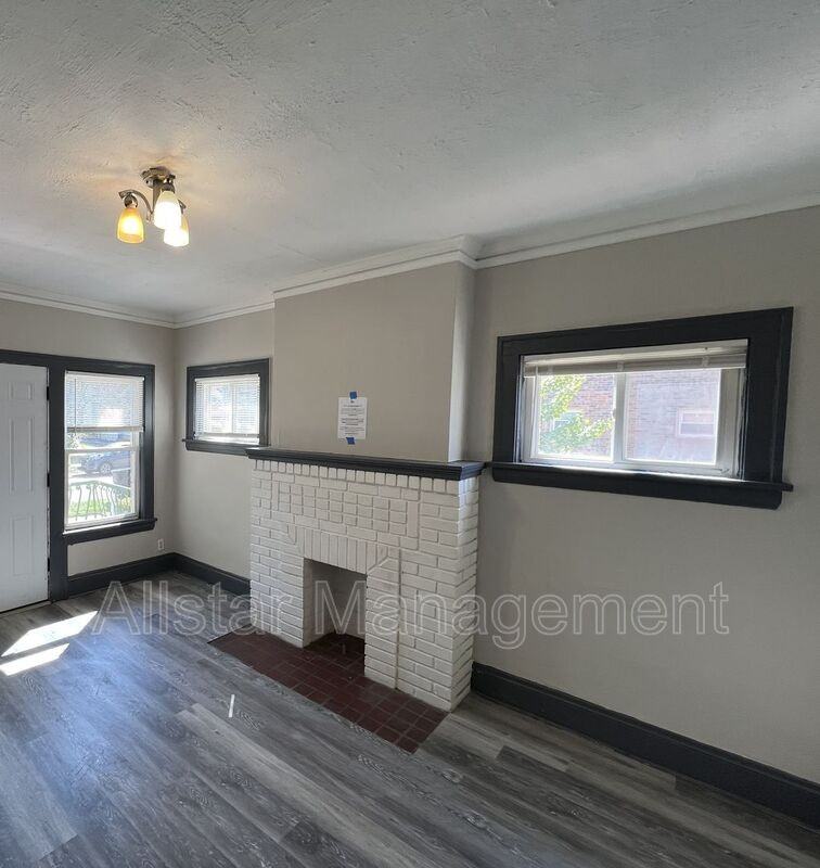 3638 East Blvd #2 - Photo 2 of 17