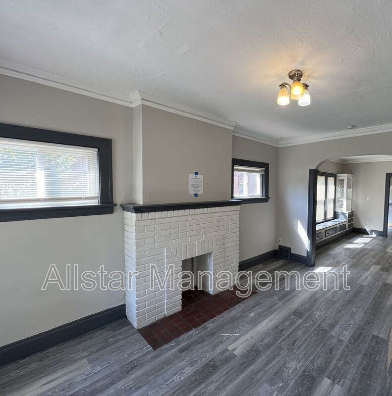 3638 East Blvd #2 - Photo 3 of 17