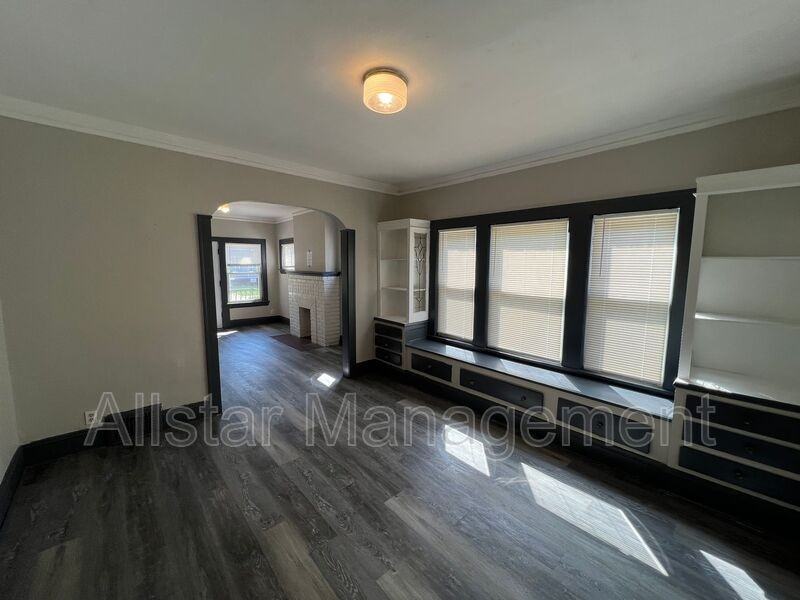 3638 East Blvd #2 - Photo 6 of 17