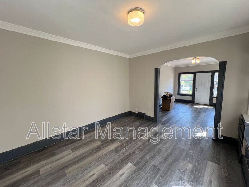 3638 East Blvd #2 - Photo 7 of 17