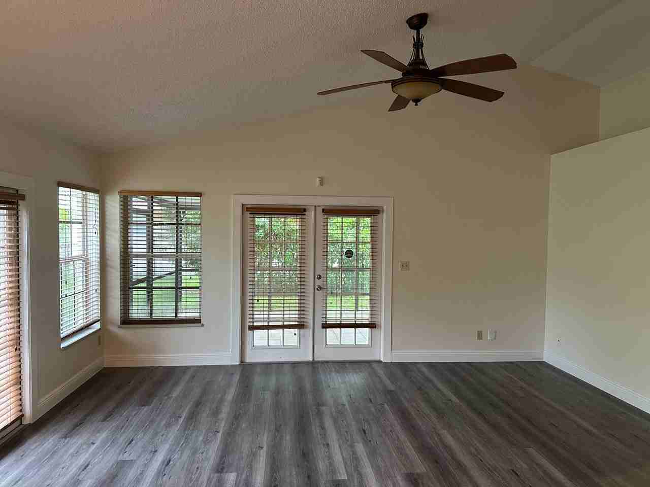 8800 Lake Park Cir N - Photo 2 of 30