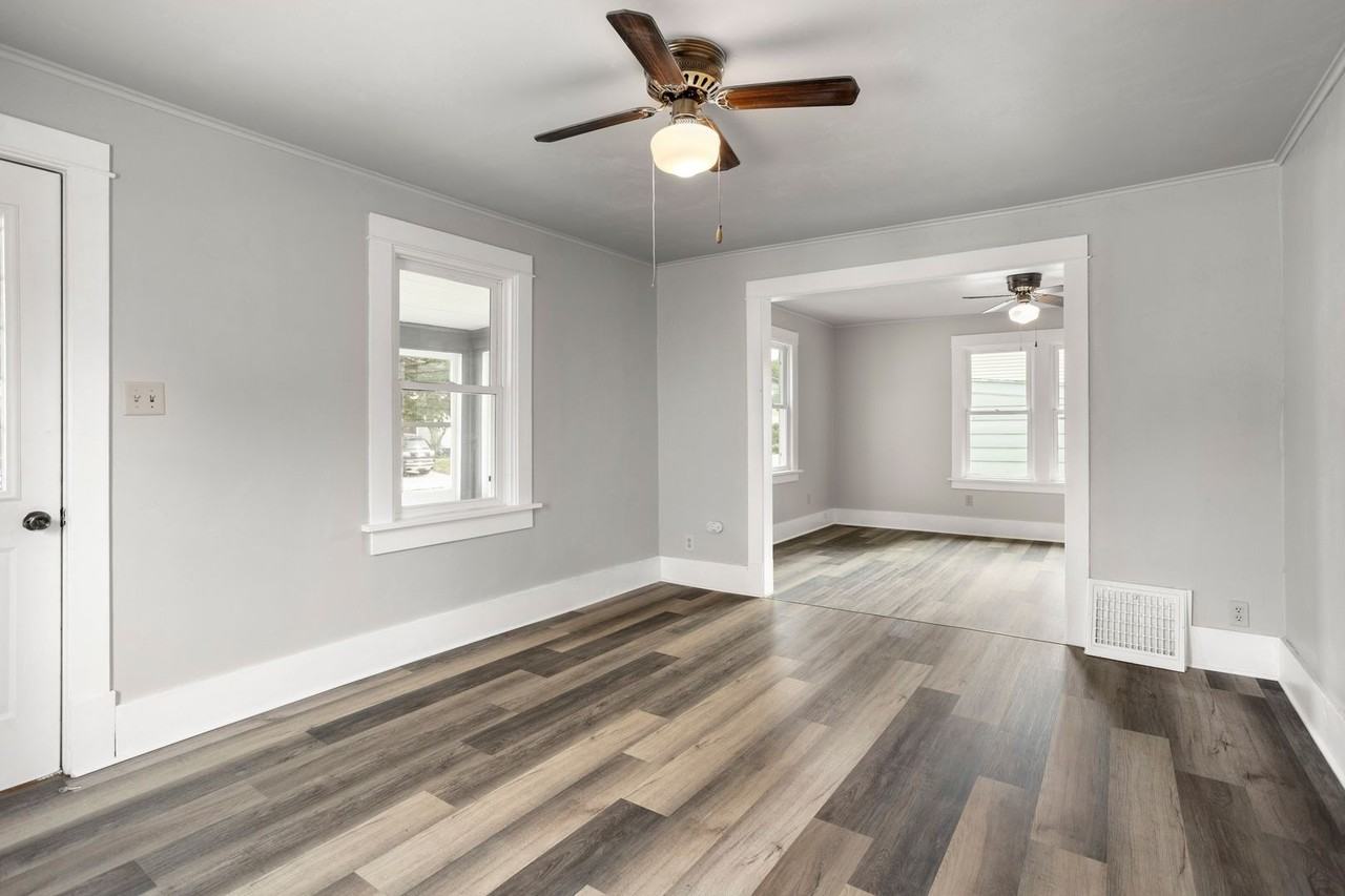 1609 25th St - Photo 4 of 21
