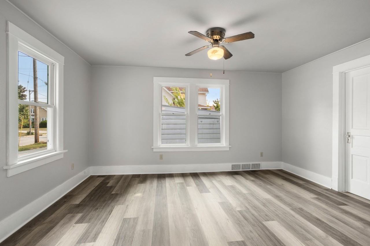 1609 25th St - Photo 6 of 21
