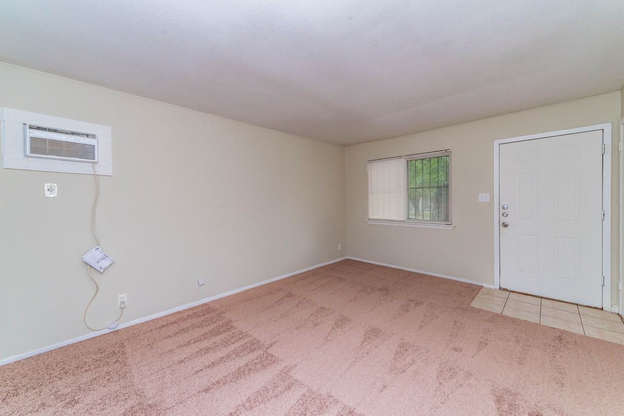 7131 Glen Ter #1 - Photo 5 of 15