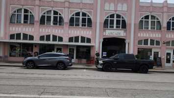 featured image of 101 W Oak St