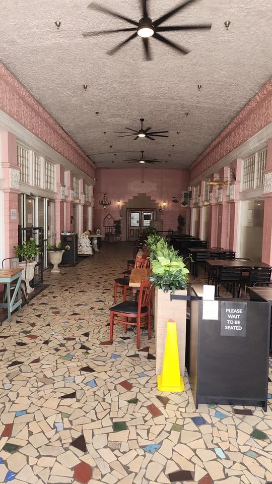 101 W Oak St - Photo 3 of 16