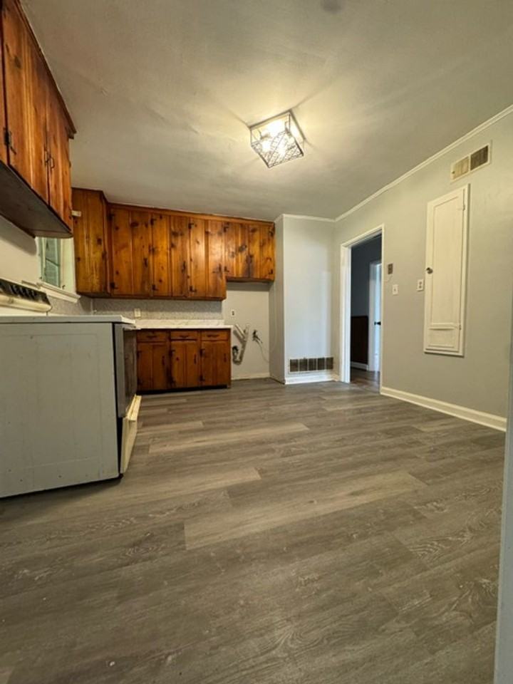 3445 Le Bron Rd - Photo 4 of 9