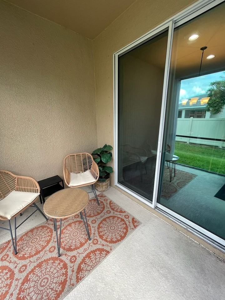 10732 Avery Park Dr - Photo 4 of 26